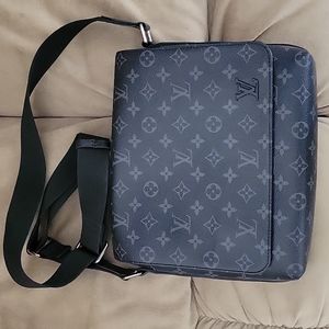 LOUIS VUITTON Monogram Eclipse District messenger bag *Price Drop*